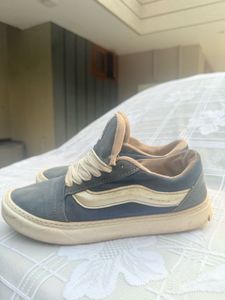 Vans Casual Shoes - Stylish &amp; Comfortable