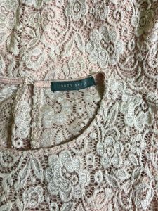 Elegant Lace Sleeveless Top
