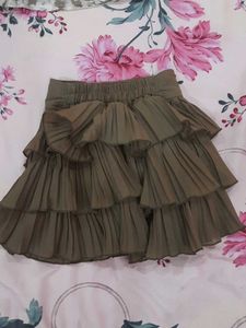 Chic Ruffled Skirt and Printed Top Set