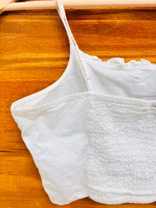 H&amp;M White Ruffled Crop Top