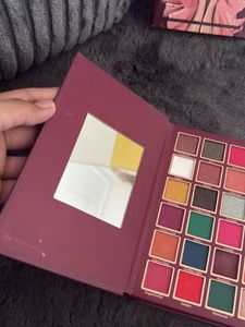 Pro-festive makeup kit