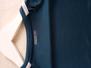 SLAZENGER ULTRA DRY FIT TSHIRT UNUSED