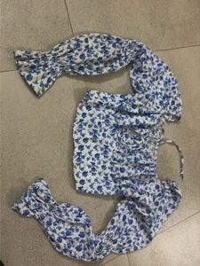 Blue Floral Puff Sleeve Crop Top