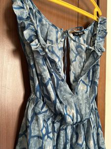 SVery Pretty Loose Jumpsuit With Zip At Back