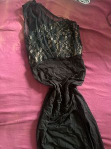 Elegant Black One-Shoulder Lace Dress