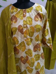 Very Beautiful Golden Leaves Detailing Suit Set