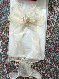 Elegant White Bow Hair Accessory