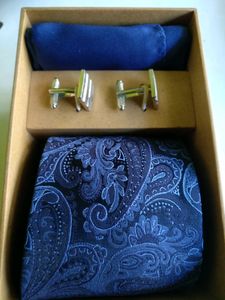 Set of tie and cufflinks for men
