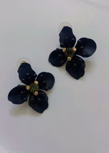 New Dark Black Floral Stud Earrings