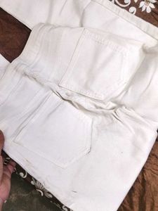Skinny white pant