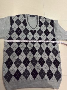 Men's Argyle V-Neck Sweater