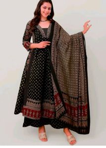 2 xl Elegant Black Kurta Set with Dupatta