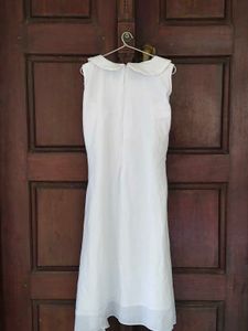 Elegant White Sleeveless Dress
