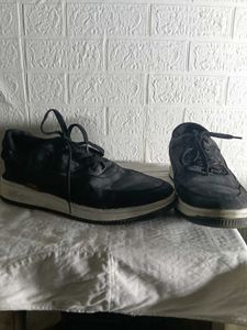 Puma Black Sneakers
