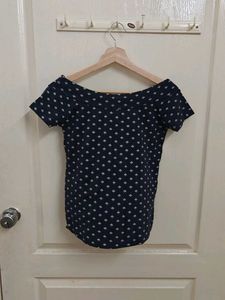 Only Chic Off-Shoulder Blouse