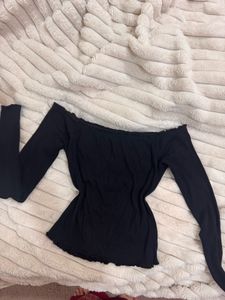Black Off-Shoulder Long Sleeve Top