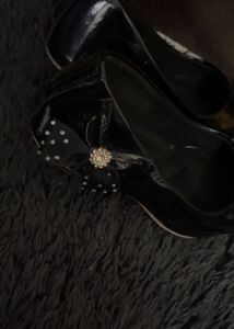 Chic Black Patent Bow Heels