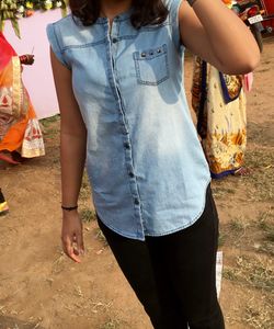 Sleevless Denim Shirt