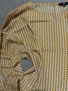 Stylish Yellow Geometric Print Top