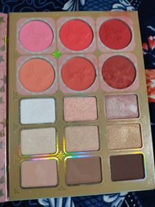 GOODCO Gingerbread House Eyeshadow Palette