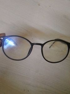 Round eyeglasses frames