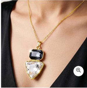 Elegant Geometric Pendant Necklace