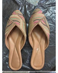 Embellished Flat Juttis/Sandals