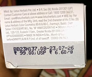 Lotus Herbal White Glow Skin Whiting And Brighteni