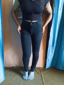 ❤️🤍Stylish Black High-Waisted Skinny Jeans🥀❤️