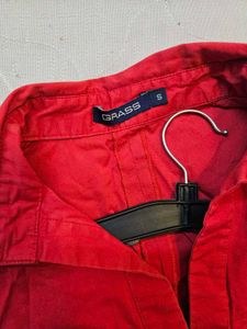 Sleeveless Red Collared Top