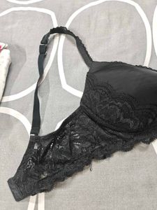 M&amp;S Black Lace Bra - 32D