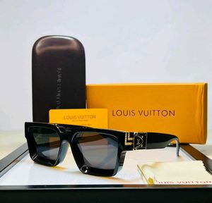 LOUIS VUITTION ***SunglassHEAVY QUALITY fibre lens