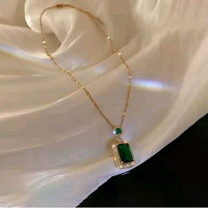 New Emerald Green Pendant Necklace