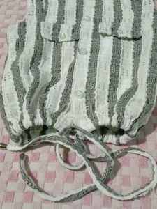 Stylish Sleeveless Striped Top