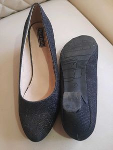 Flat n Heels Black Pumps