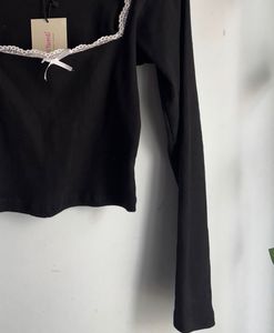 Long Sleeves Black Top