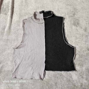 40127. Colorblock Mock Neck Crop Top