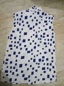 Chic Square Print Top