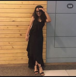 Chic latina Black Ruffle Maxi Dress