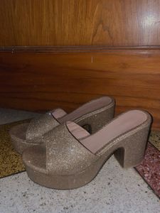 Vintage golden glittery heels 👠🔥
