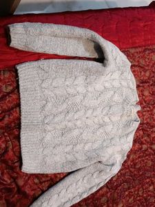 Cable Knit Sweater - Cozy &amp; Stylish