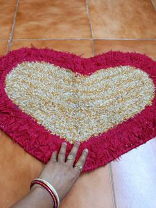 Heart Shaped Rug - Cozy &amp; Cute