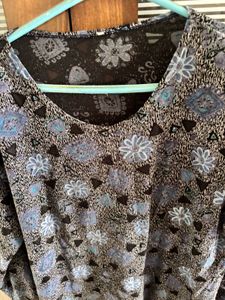 Gray Floral Print V-Neck Top