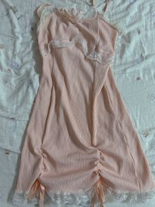 pink dress