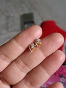 Elegant Diamond Stud Earrings gold
