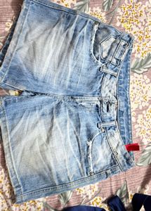 Light Wash Distressed Denim shorts