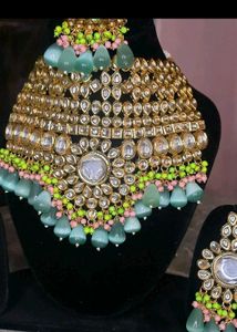 Stunning Kundan Necklace &amp; Earring Set