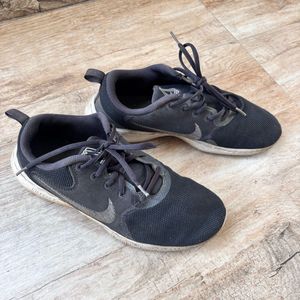 NIKE Unisex Black Running Shoes