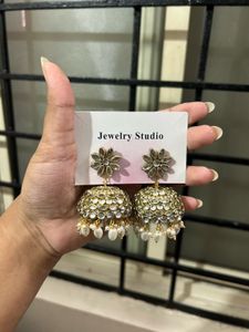 Elegant Kundan & Pearl Jhumka Earrings