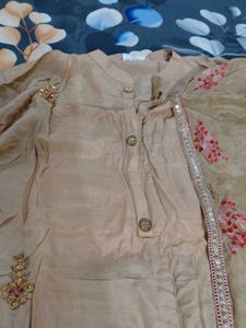💓🫶 Beige Kurta Set with Floral Dupatta